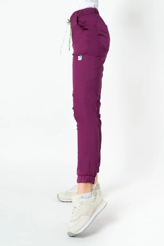 spodnie-damskie-medyczne-joggery-jagoda (1).jpg