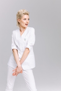 fartuch-dlugi-rekaw-medyczny-julia-bialy (2).jpg