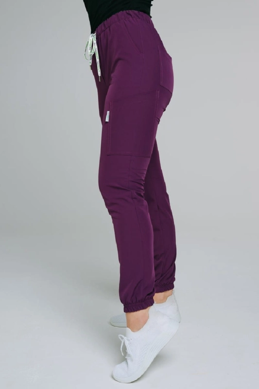 spodnie-medyczne-joggery-natalie-wrzosowy (6).jpg